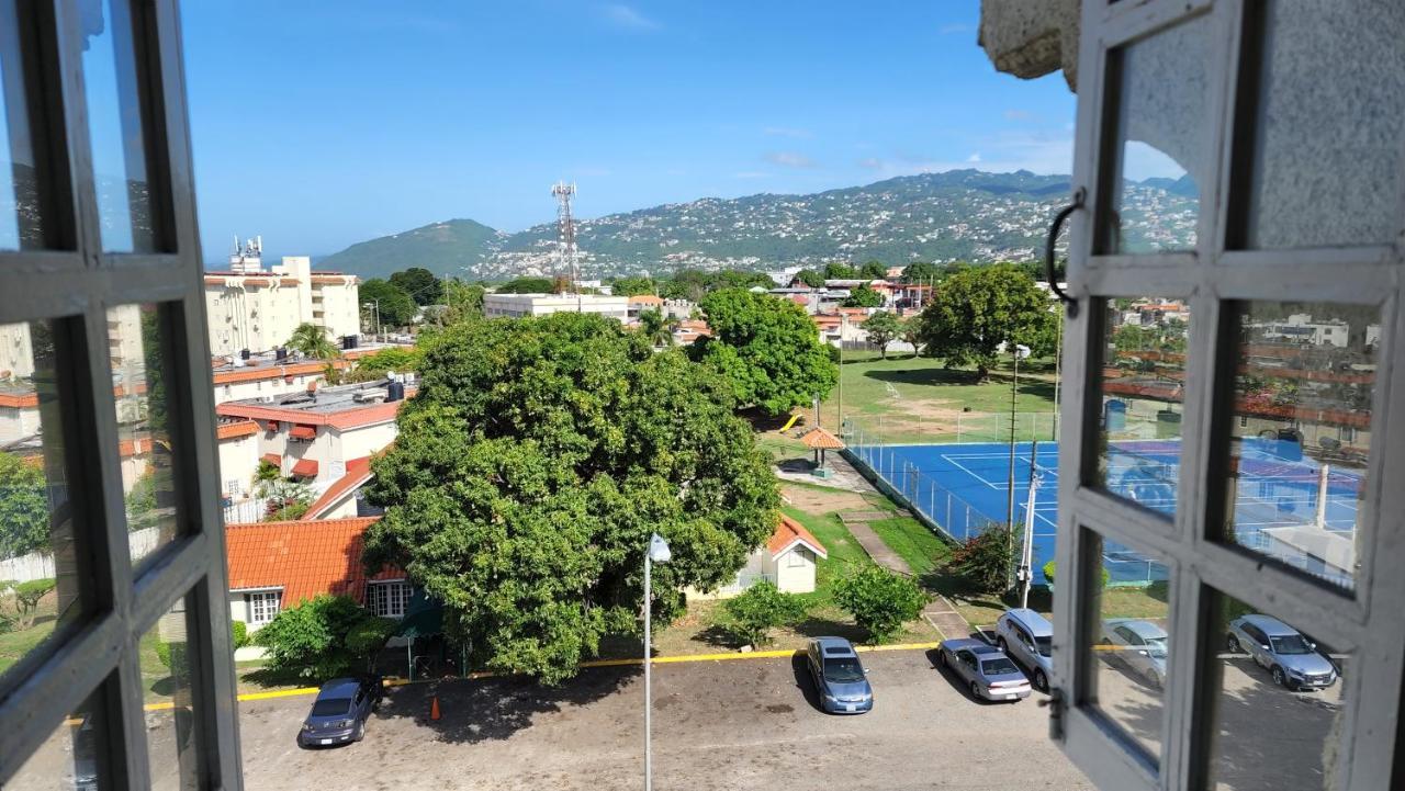 Oaklands Oasis Apartment Kingston Exterior photo