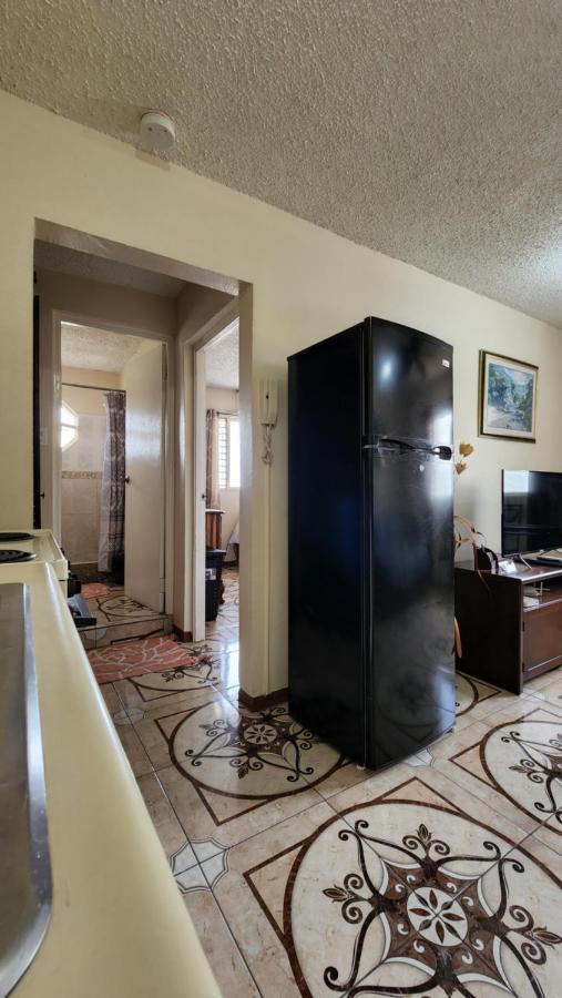 Oaklands Oasis Apartment Kingston Exterior photo